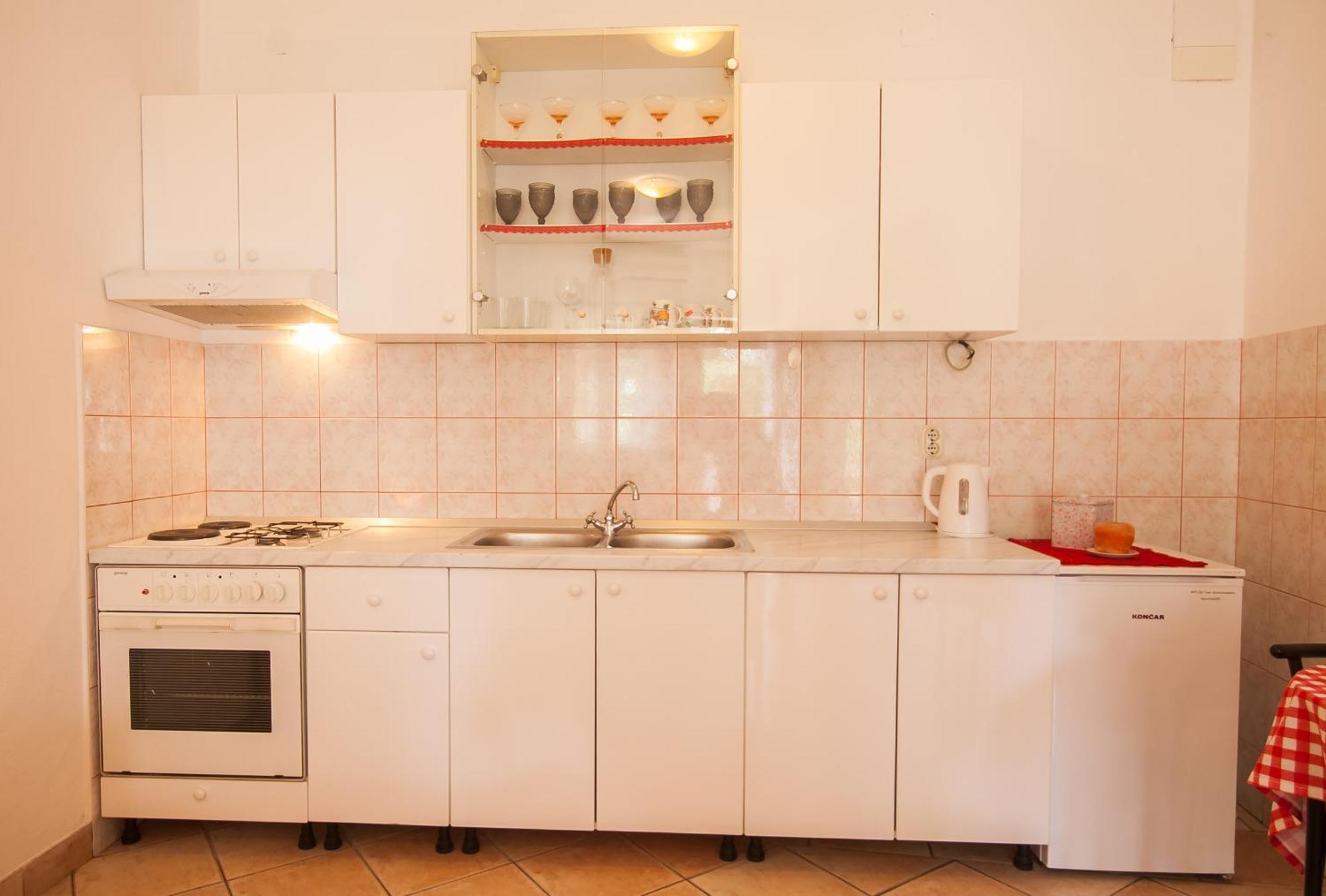 Old Town Accommodation Бол Екстер'єр фото