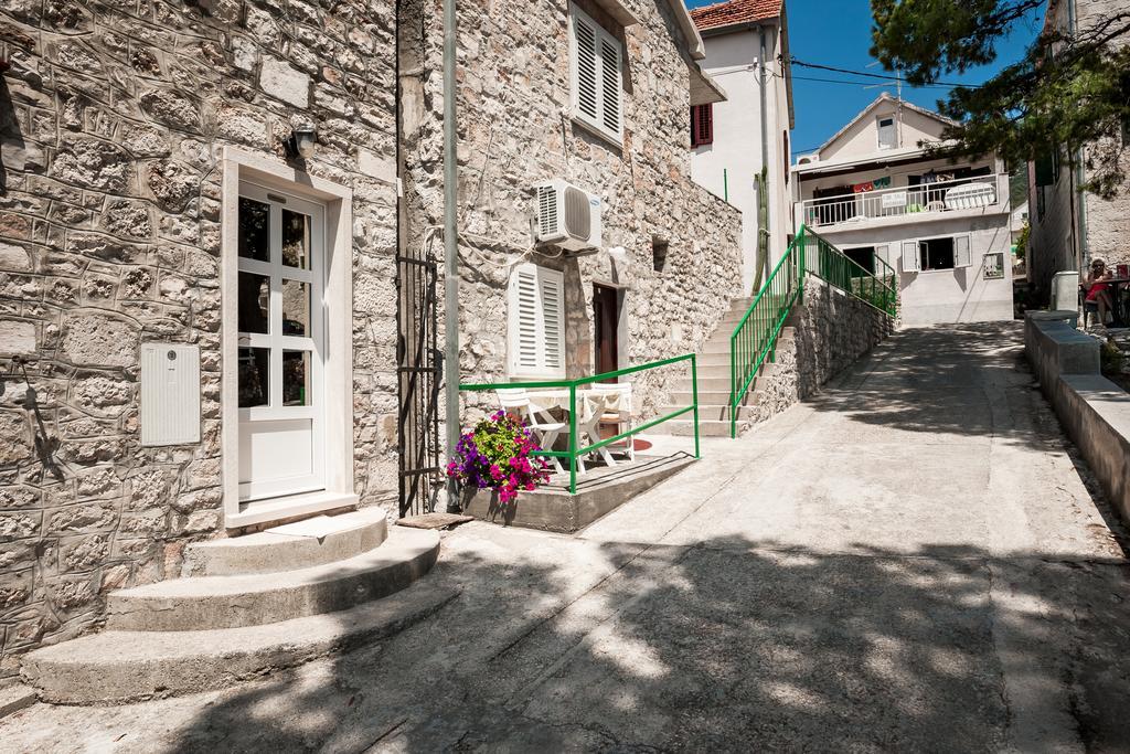 Old Town Accommodation Бол Екстер'єр фото